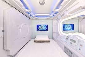 hotel capsule